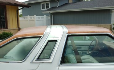 Ford-Thunderbird-1978-White-Orange-37