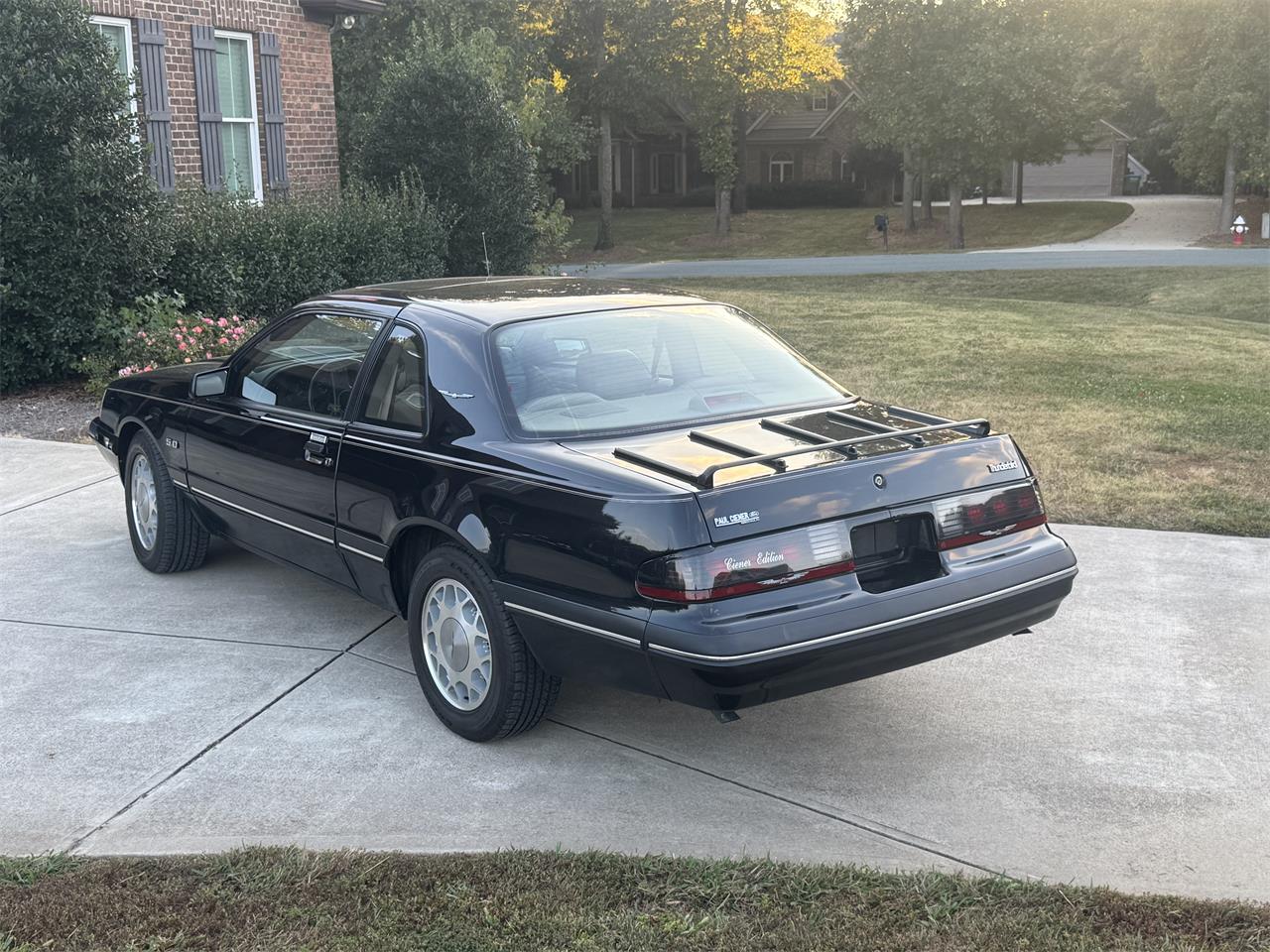 Ford-Thunderbird-1988-Black-Tan-1