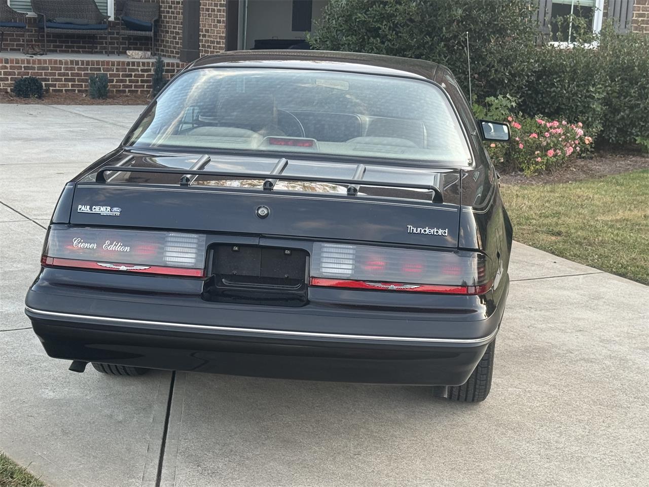 Ford-Thunderbird-1988-Black-Tan-5