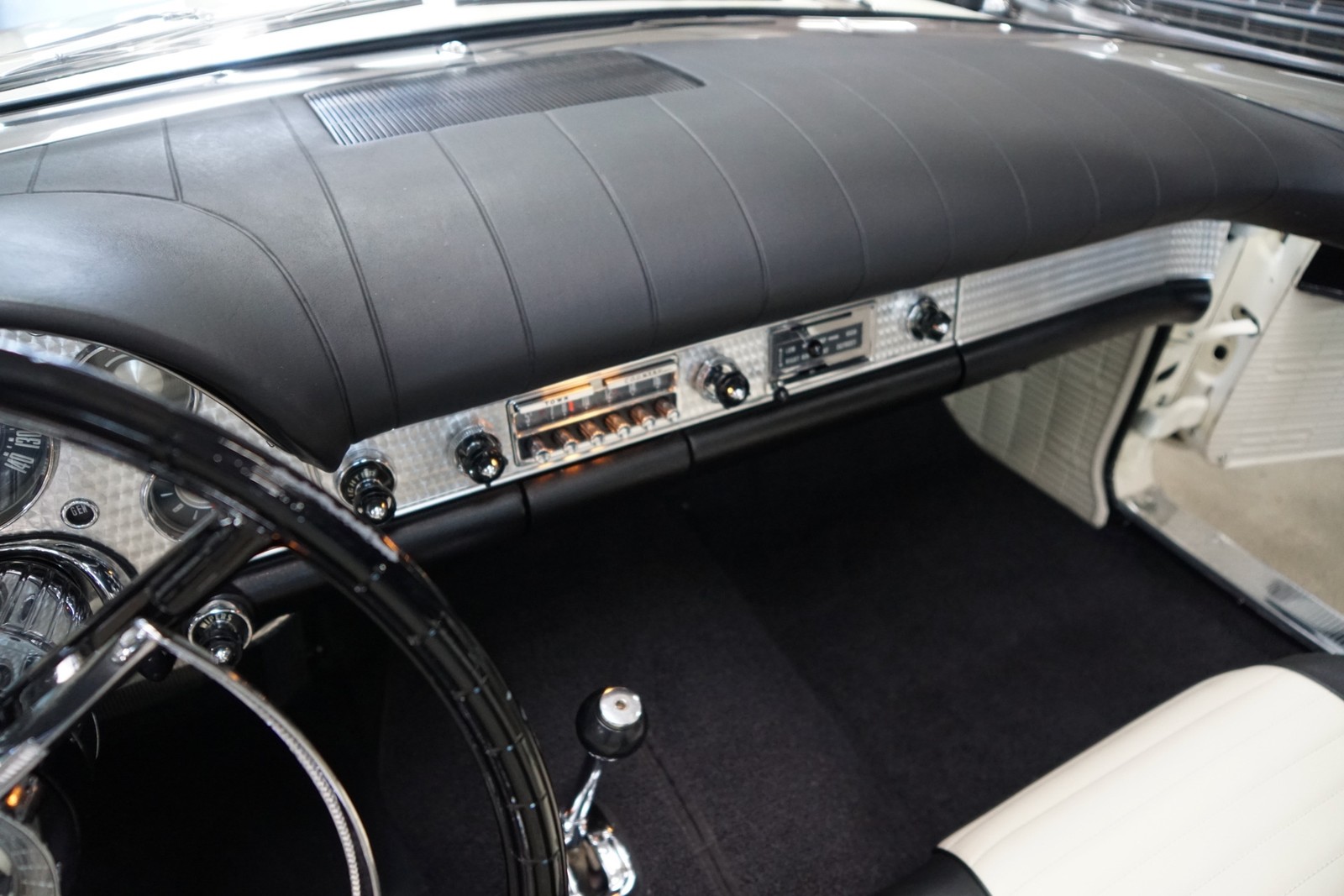Ford-Thunderbird-F-Code-Supercharged-Convertible-1957-Convertible-30