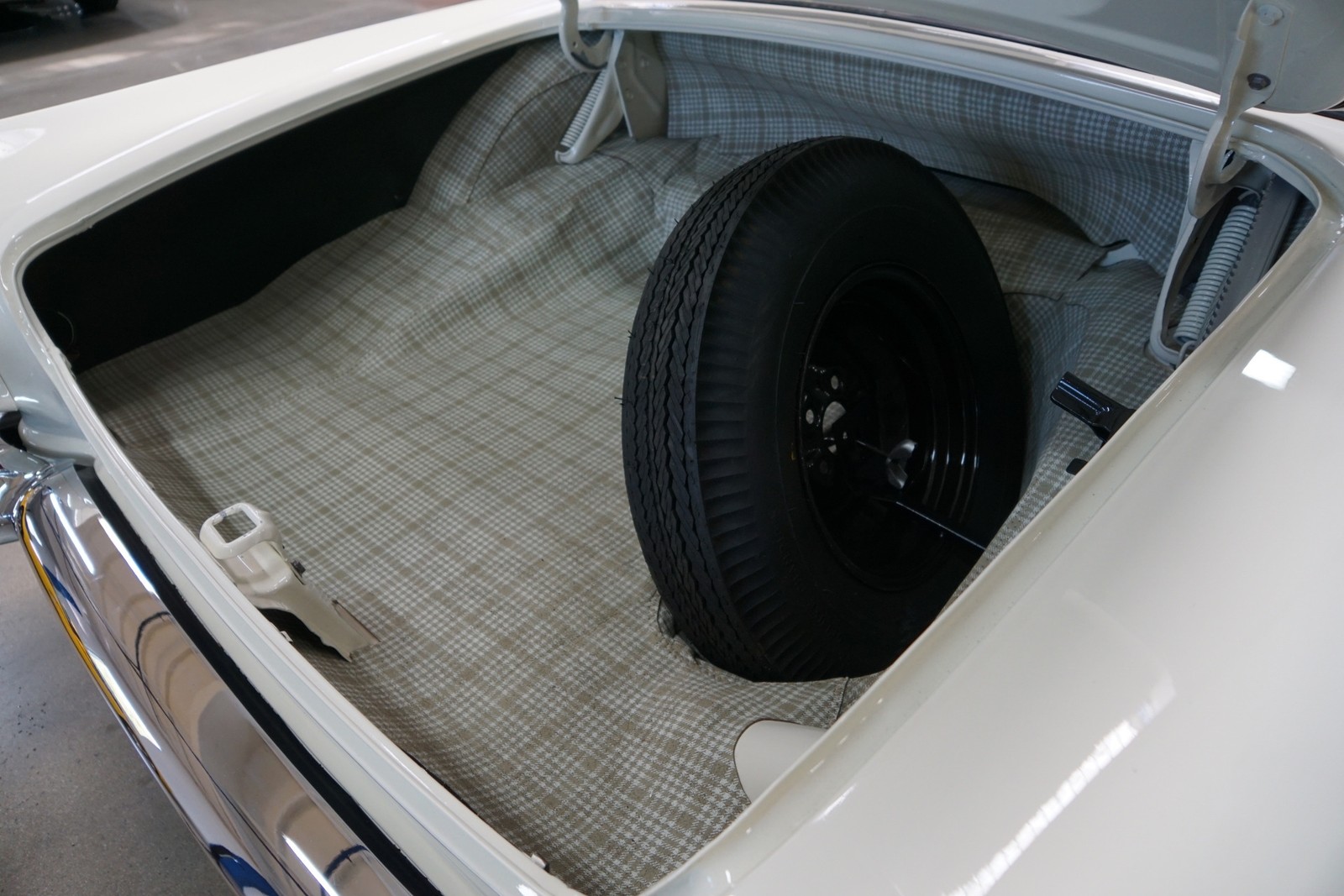 Ford-Thunderbird-F-Code-Supercharged-Convertible-1957-Convertible-36
