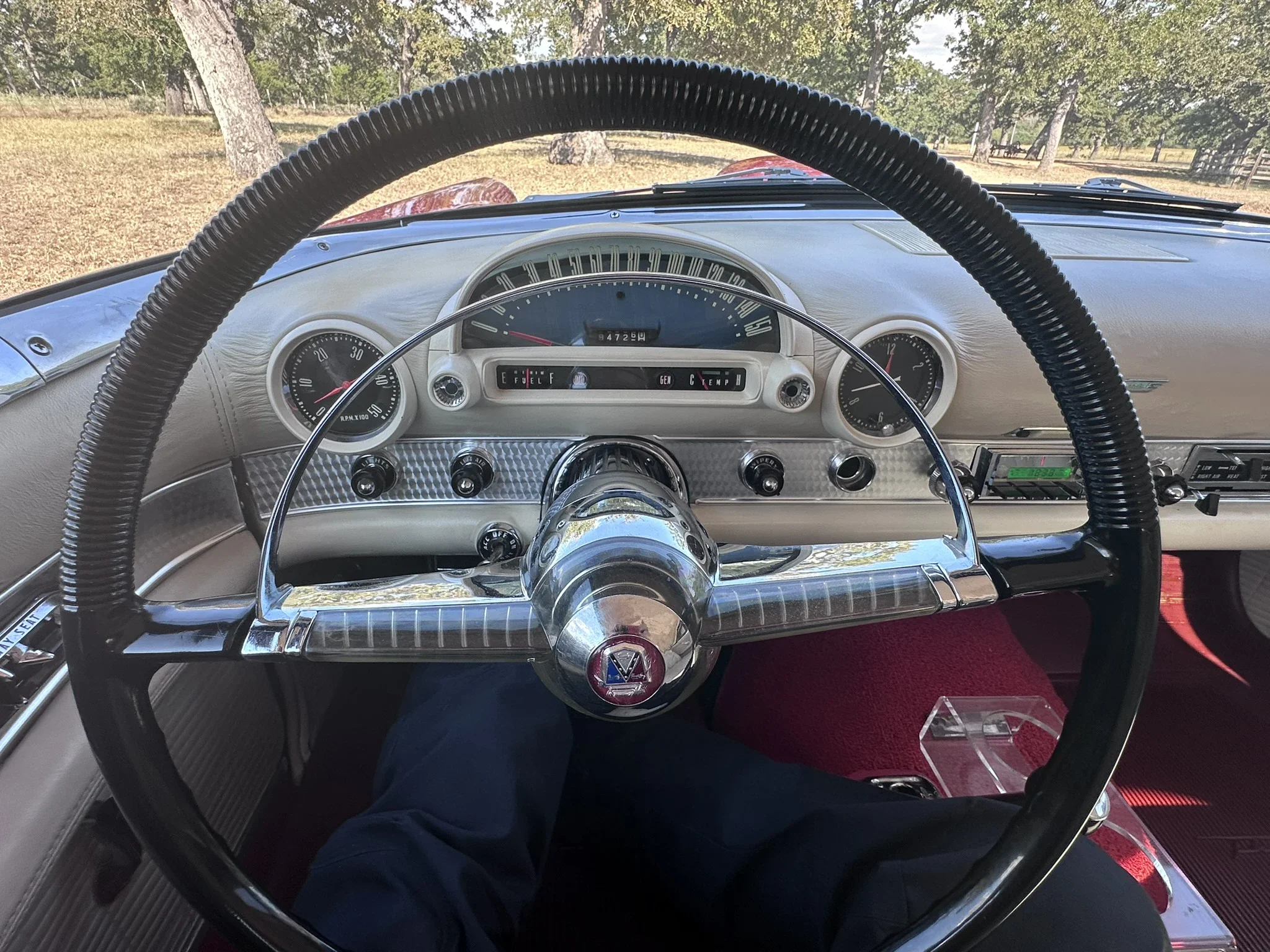 Ford-Thunderbird-sport-1955-Red-Off-White-49