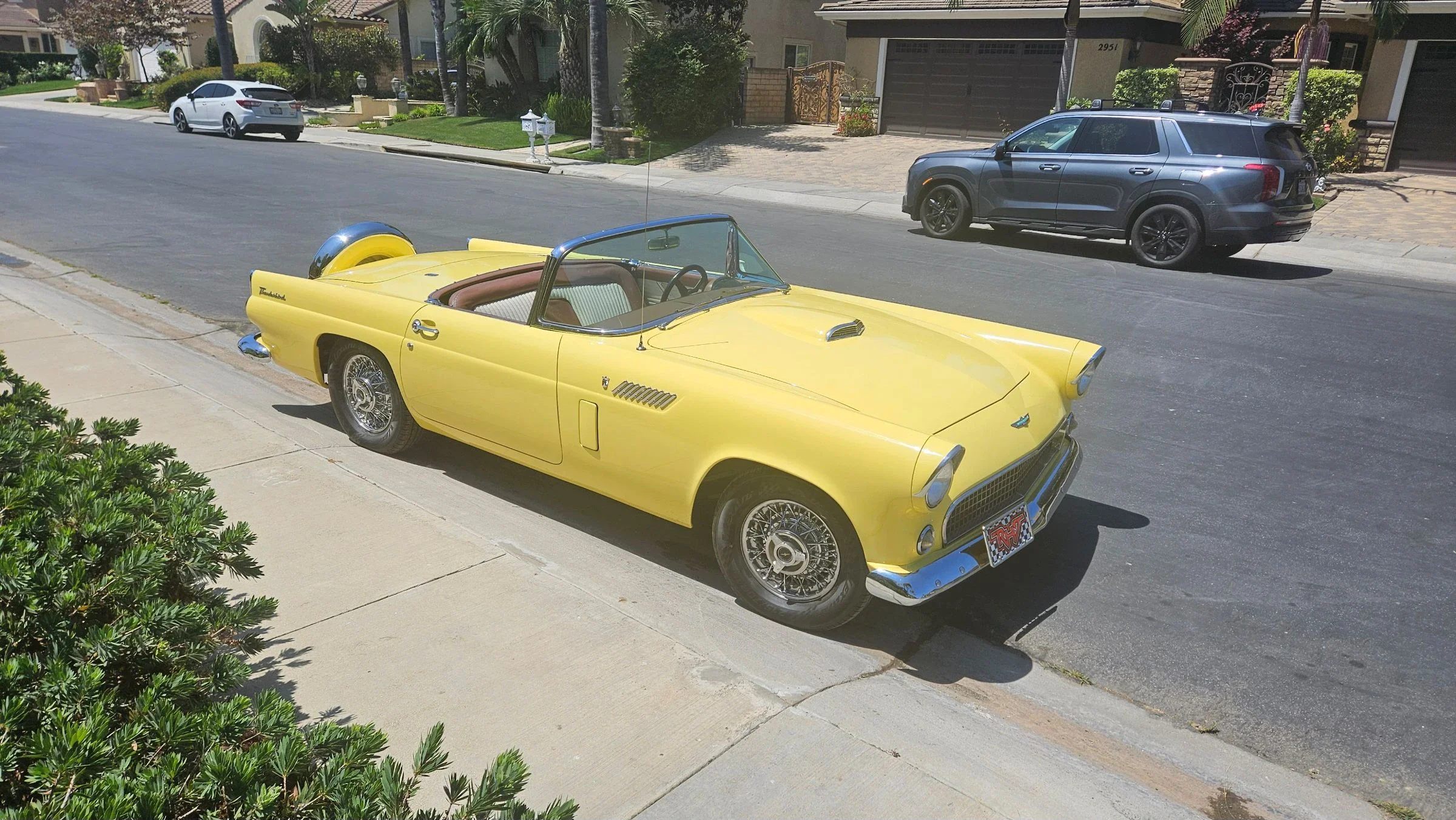 Ford-Thunderbird-sport-1956-Yellow-Brown-4