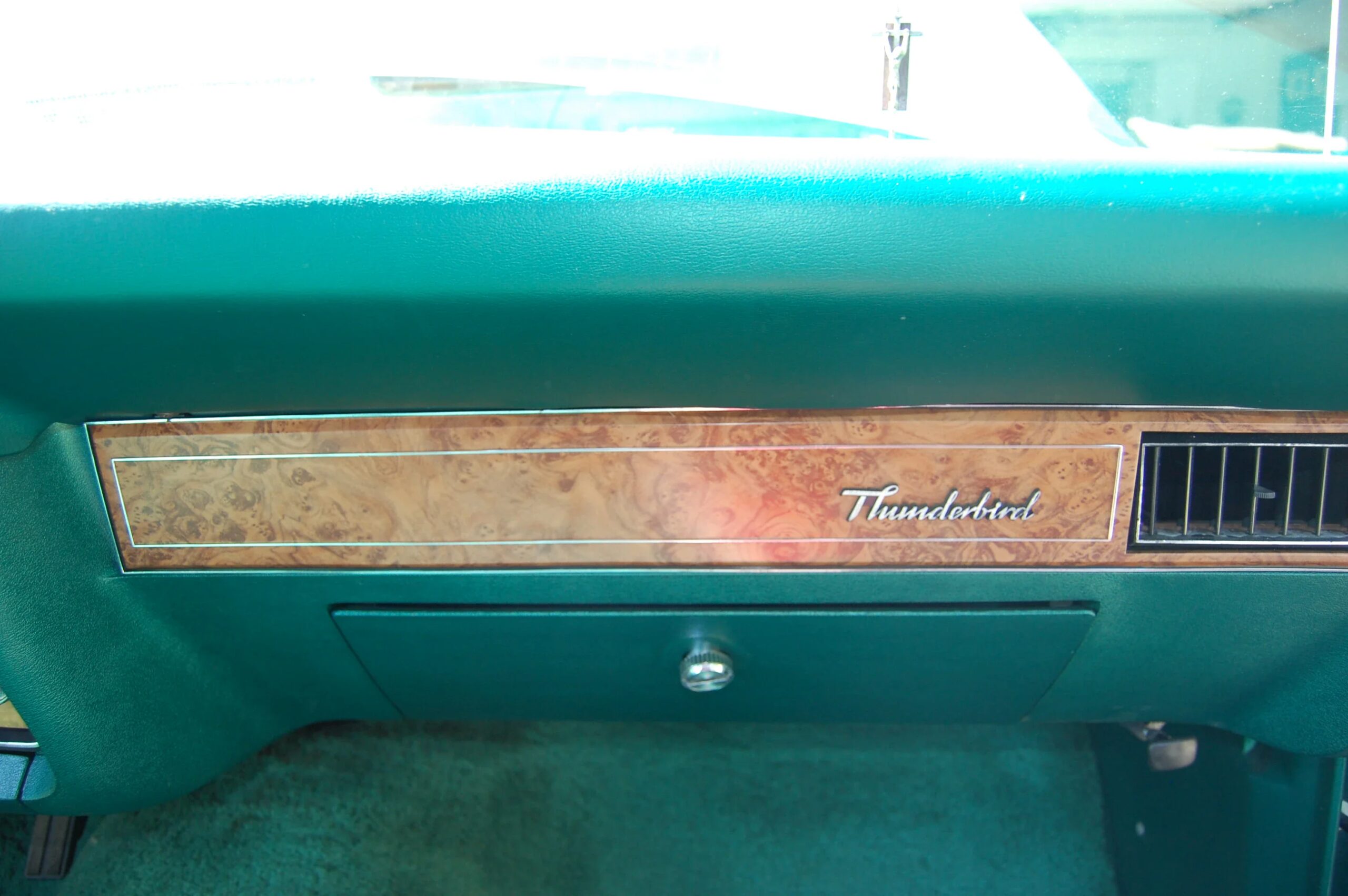 Ford-Thunderbird-sport-1977-Green-Green-21