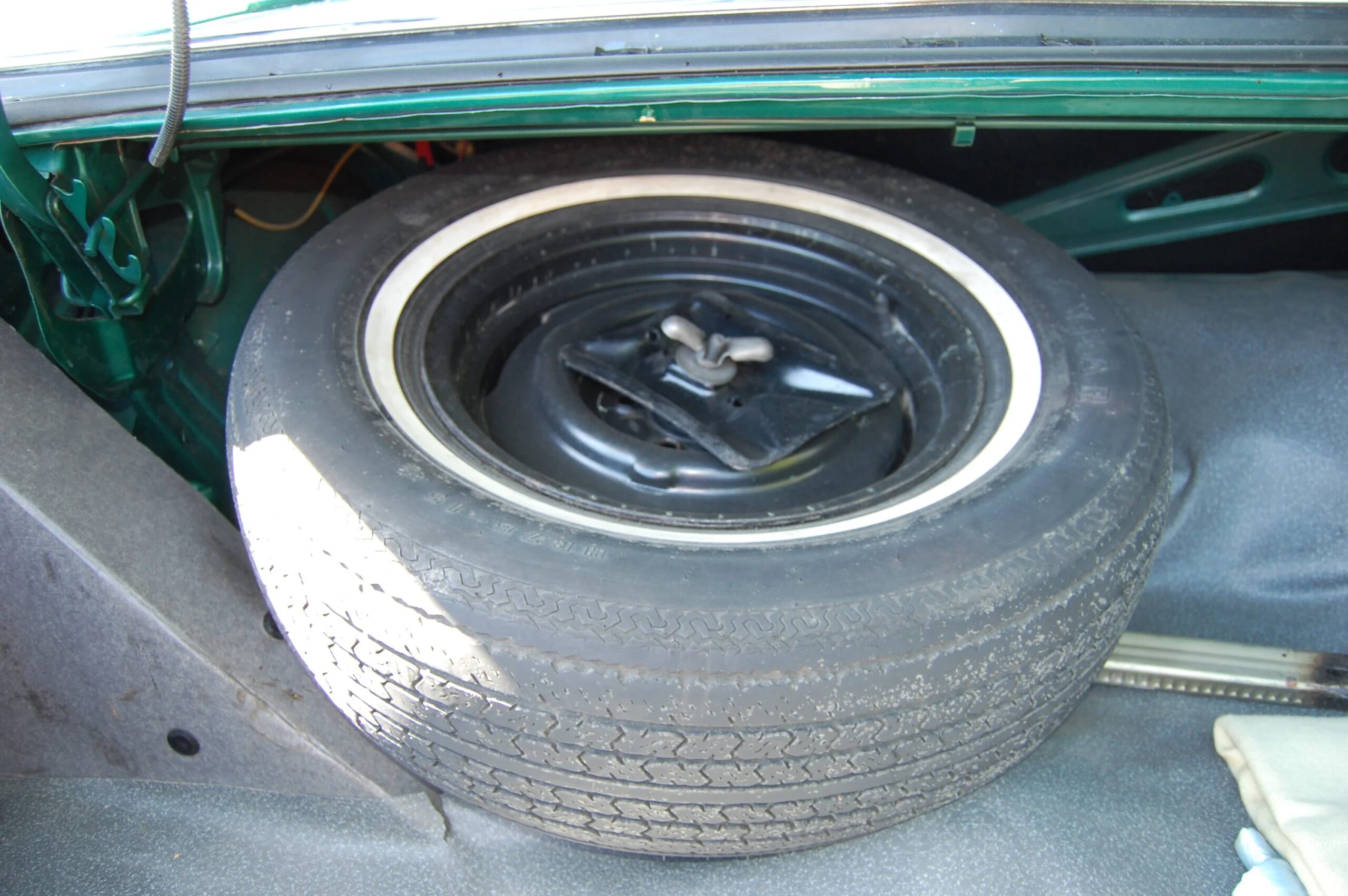 Ford-Thunderbird-sport-1977-Green-Green-23