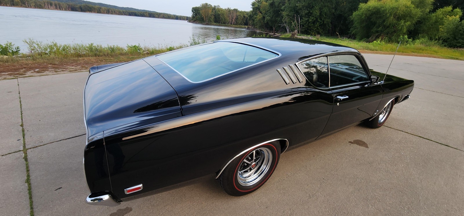 Ford-Torino-1969-Fastback-38