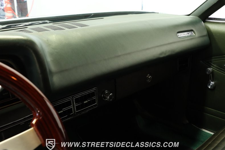 Ford-Torino-1970-Unripened-Apple-Meta-Dark-Green-47