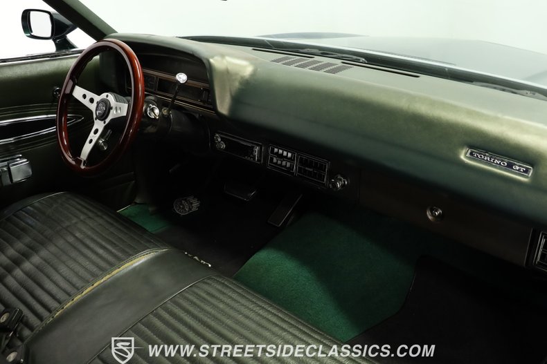 Ford-Torino-1970-Unripened-Apple-Meta-Dark-Green-7