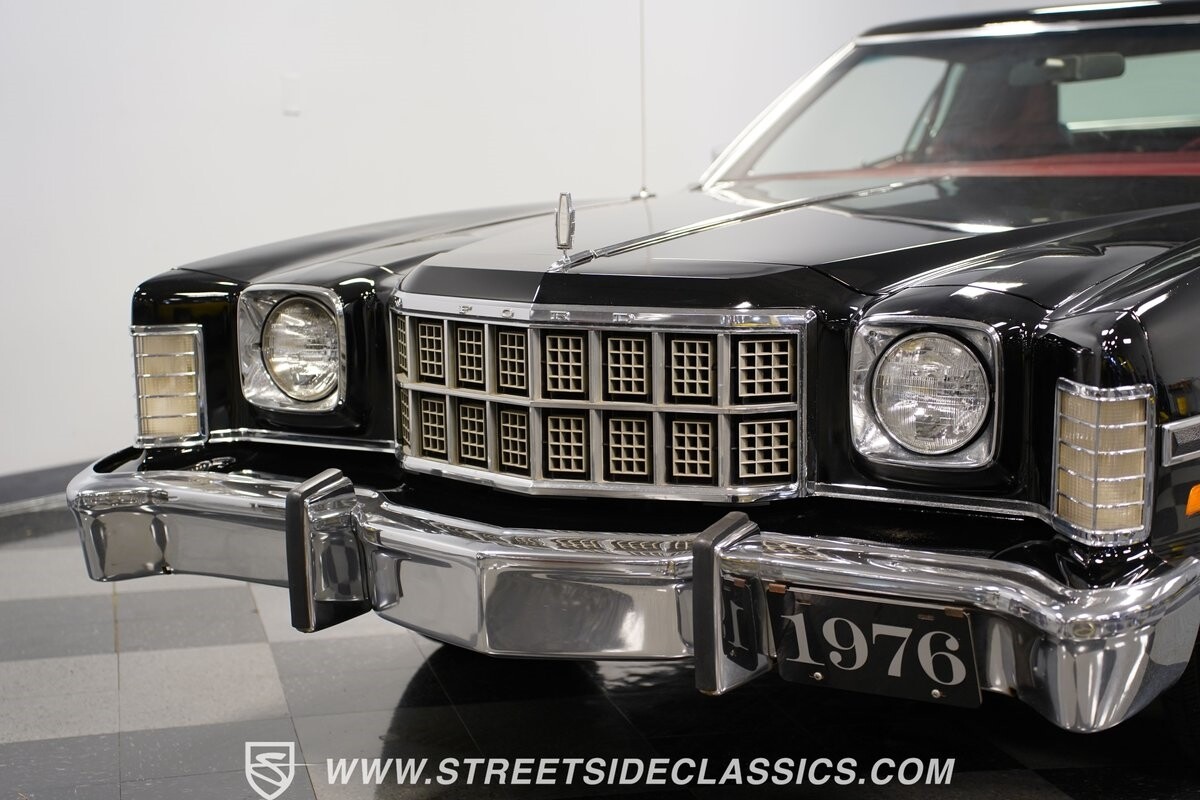 Ford-Torino-1976-Coupe-19