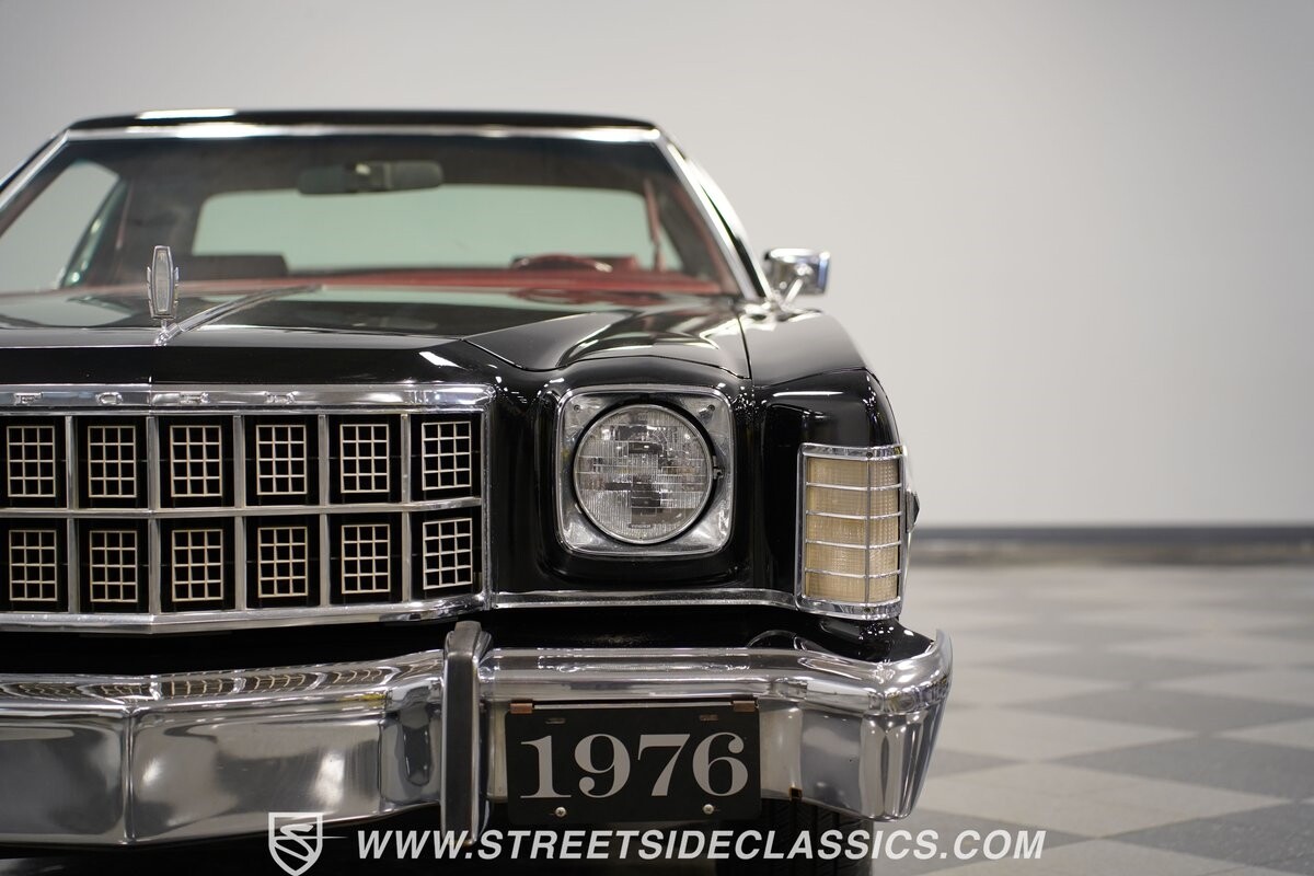 Ford-Torino-1976-Coupe-20