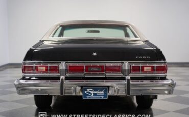 Ford-Torino-1976-Coupe-25