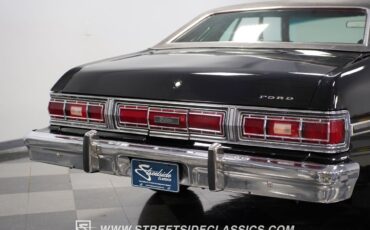 Ford-Torino-1976-Coupe-26