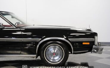 Ford-Torino-1976-Coupe-30