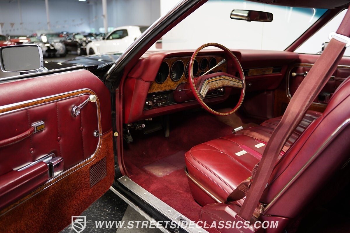 Ford-Torino-1976-Coupe-4