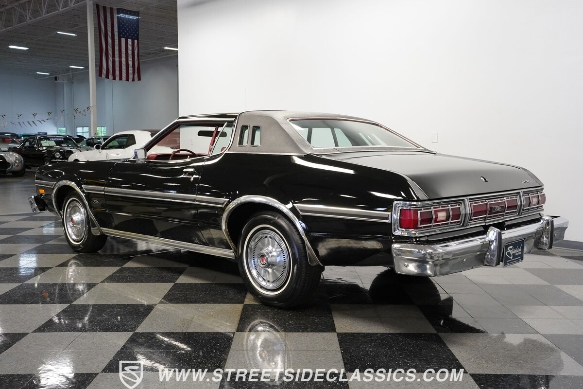 Ford-Torino-1976-Coupe-9