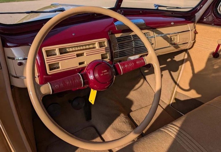 Ford-Tudor-1940-Tan-Tan-10