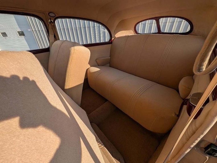 Ford-Tudor-1940-Tan-Tan-12