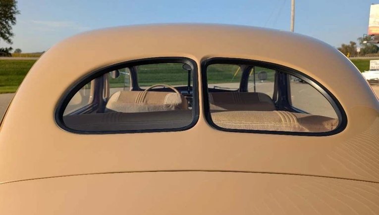 Ford-Tudor-1940-Tan-Tan-15