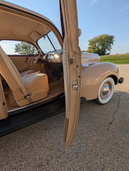 Ford-Tudor-1940-Tan-Tan-17
