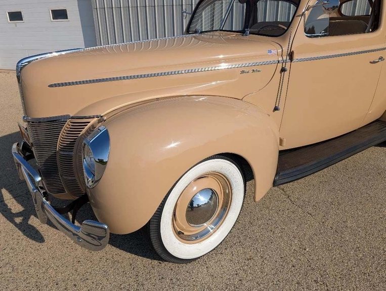 Ford-Tudor-1940-Tan-Tan