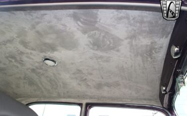 Ford-Tudor-Sedan-1933-22