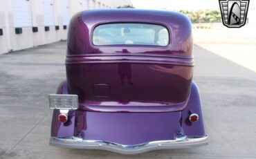 Ford-Tudor-Sedan-1933-29