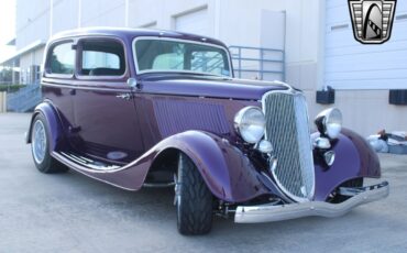 Ford-Tudor-Sedan-1933-37
