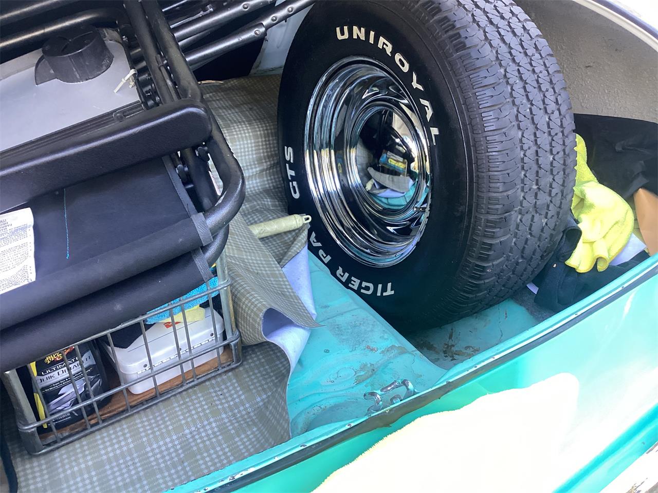 Ford-Victoria-1955-Teal-and-white-Teal-and-white-14