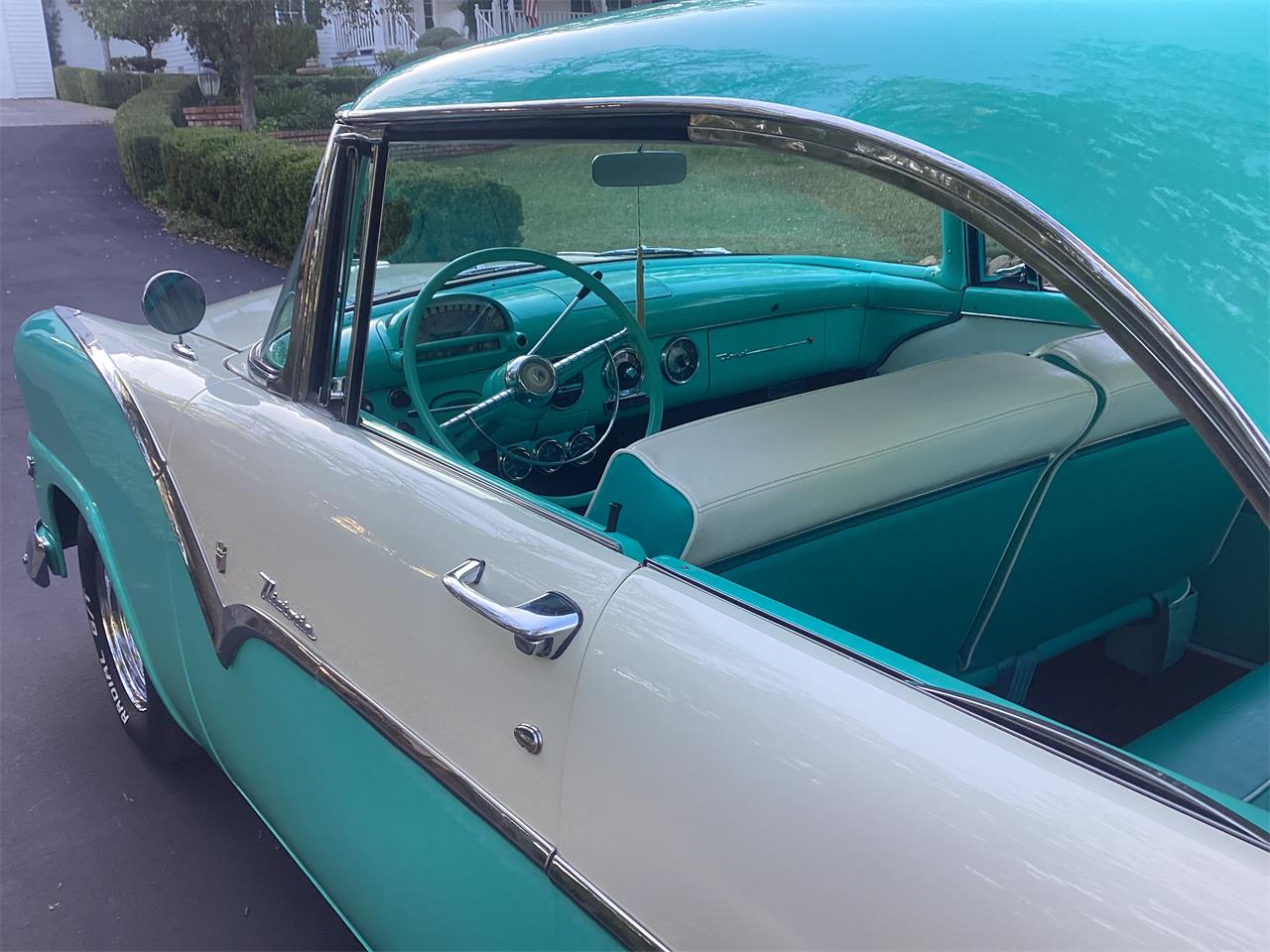 Ford-Victoria-1955-Teal-and-white-Teal-and-white-19
