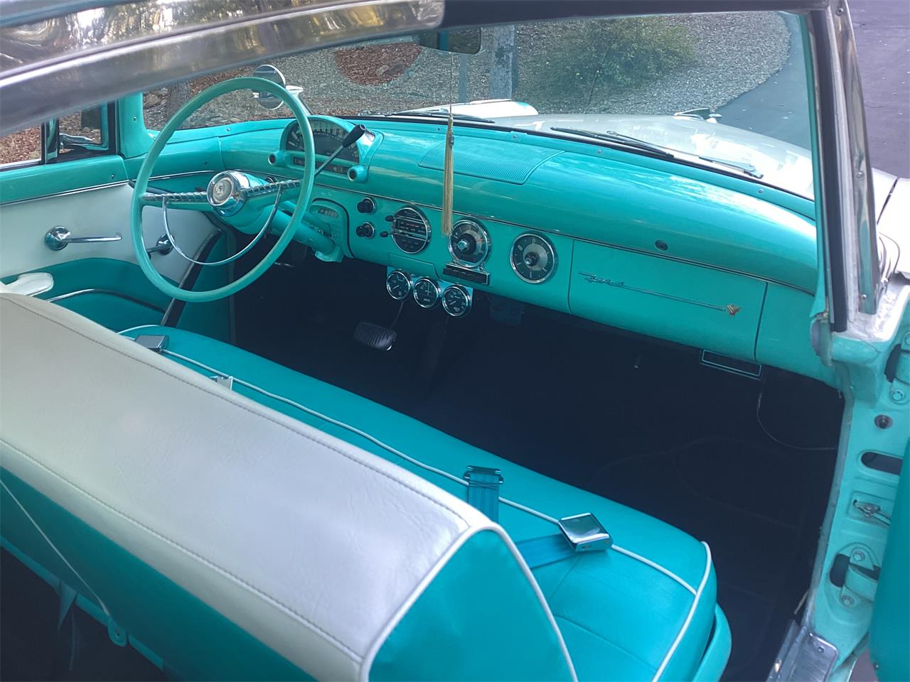 Ford-Victoria-1955-Teal-and-white-Teal-and-white-24