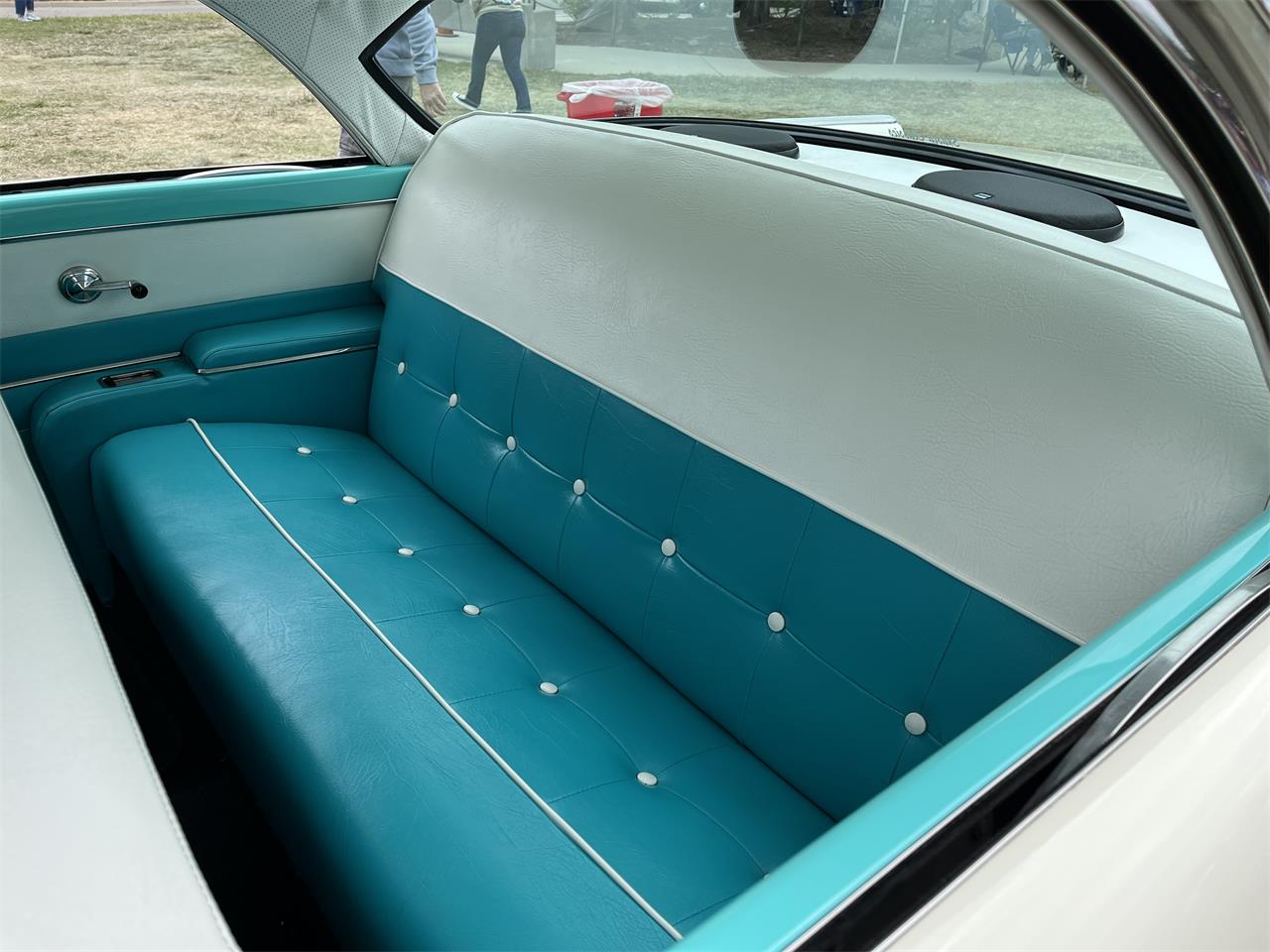 Ford-Victoria-1955-Teal-and-white-Teal-and-white-3