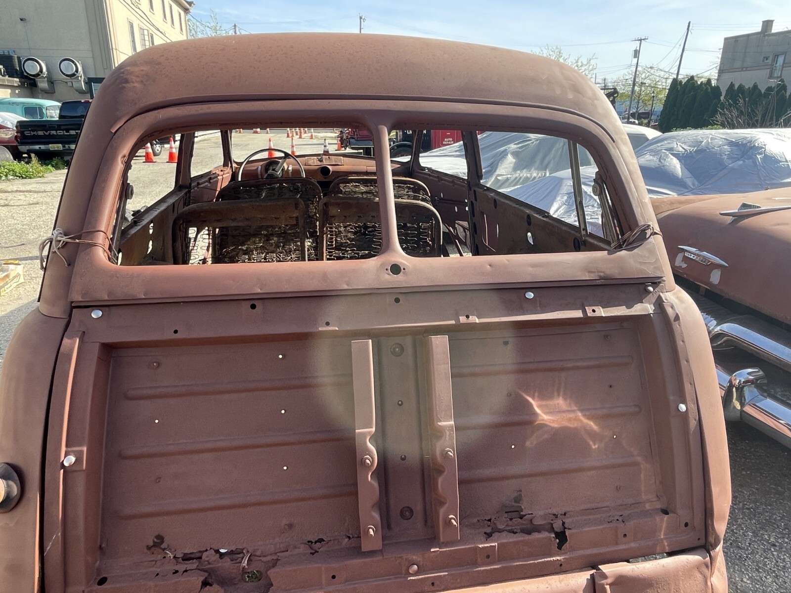 Ford-Woodie-Wagon-1949-2-Door-Wagon-9