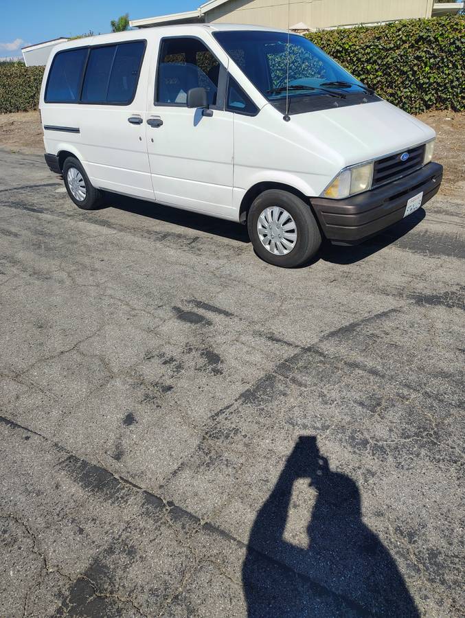 Ford-aerostar-1992