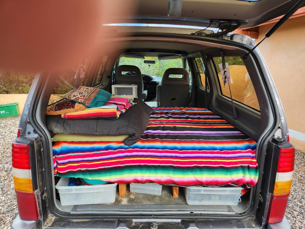 Ford-aerostar-1993-3