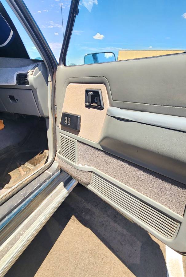 Ford-bronco-11-1989-green-8