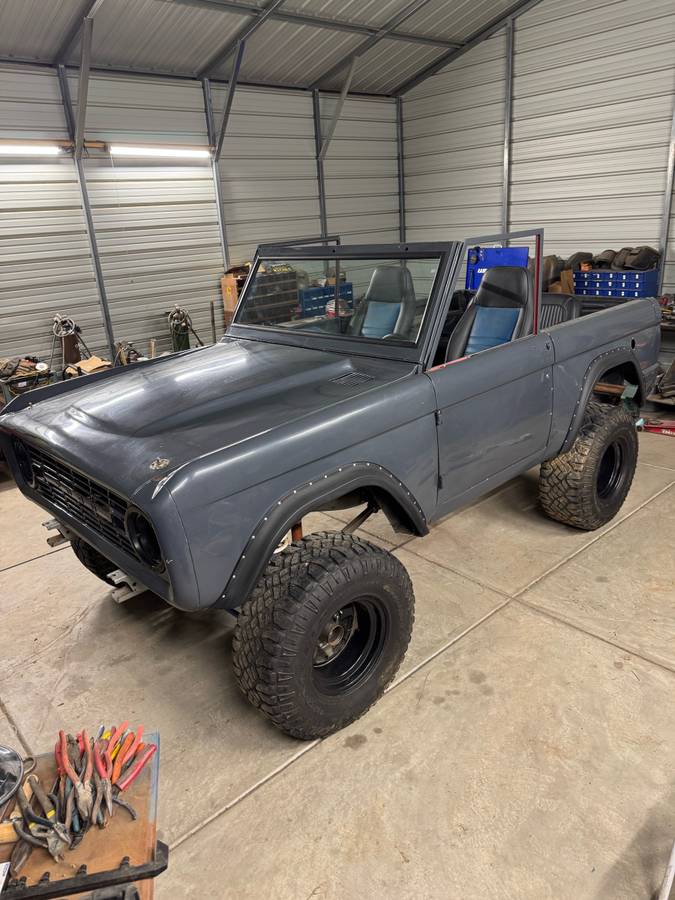 Ford-bronco-1974-grey-3