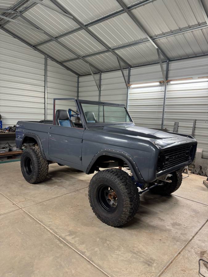 Ford-bronco-1974-grey