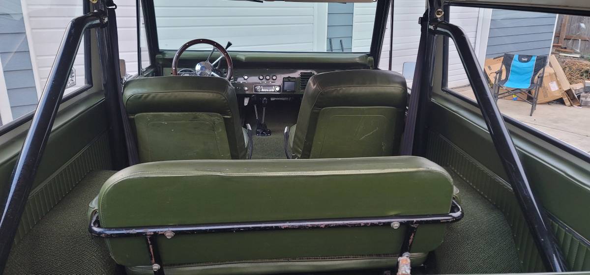 Ford-bronco-1976-green-11