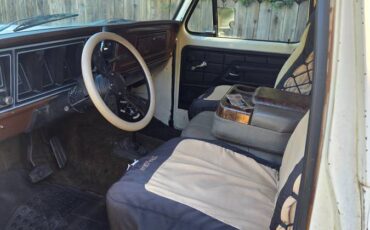 Ford-bronco-1978-white-4