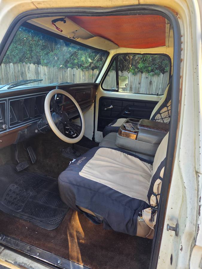 Ford-bronco-1978-white-4