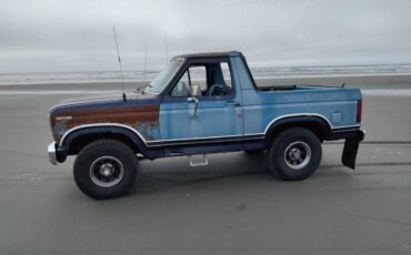 Ford-bronco-1983-blue-1