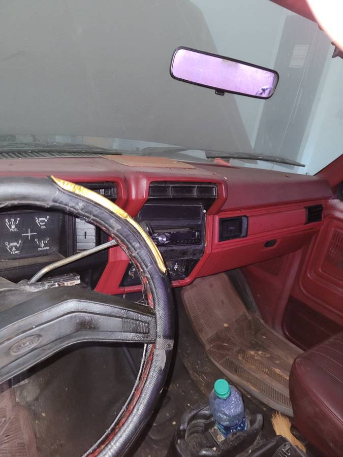 Ford-bronco-1983-red