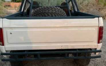 Ford-bronco-1983-white-3
