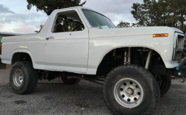 Ford-bronco-1983-white