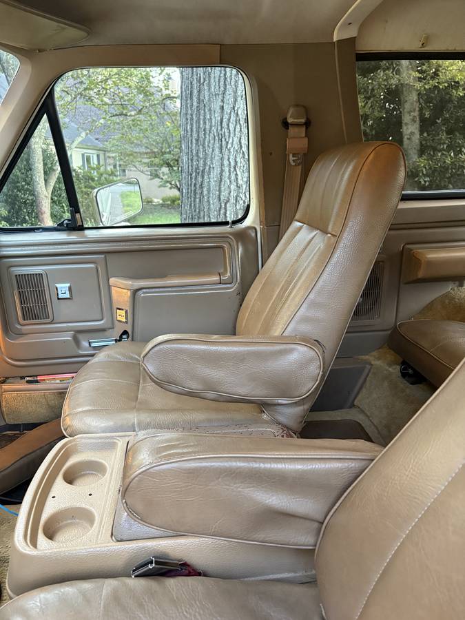 Ford-bronco-1985-white-4
