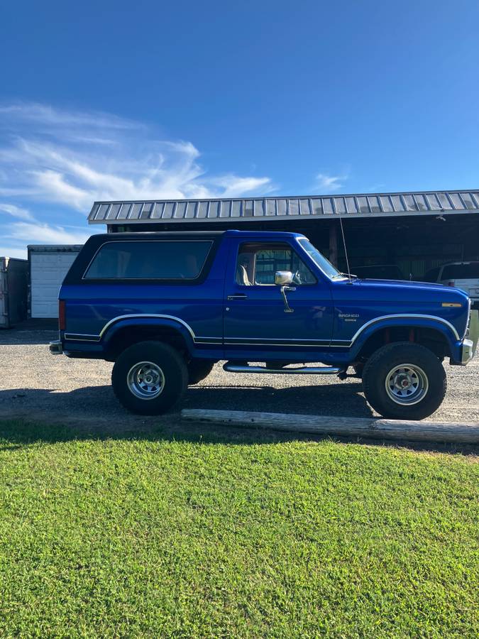 Ford-bronco-1986-3