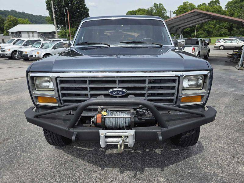 Ford-bronco-1986-blue-2