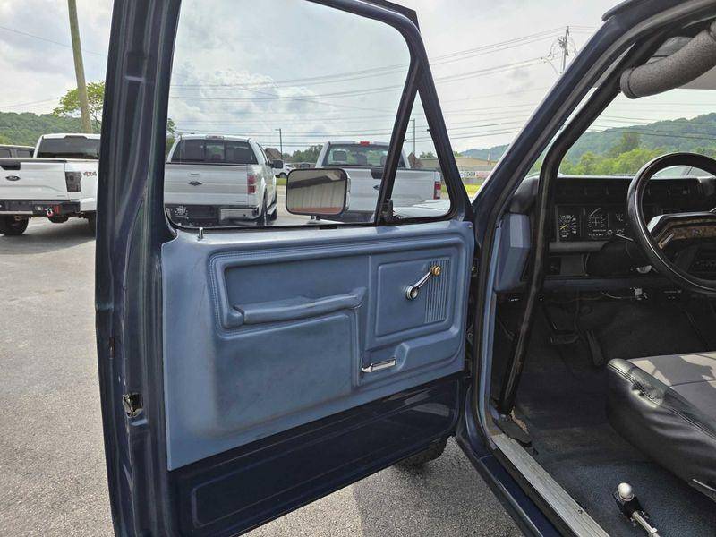 Ford-bronco-1986-blue-9
