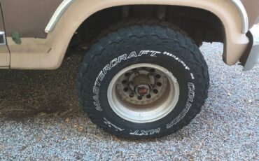 Ford-bronco-1986-brown