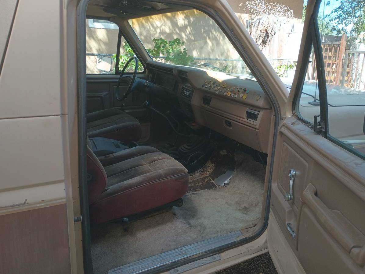 Ford-bronco-1986-brown-5